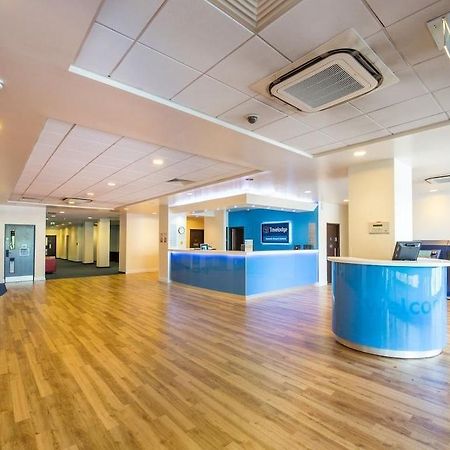 Mercure London Gatwick Airport Horley Exteriör bild