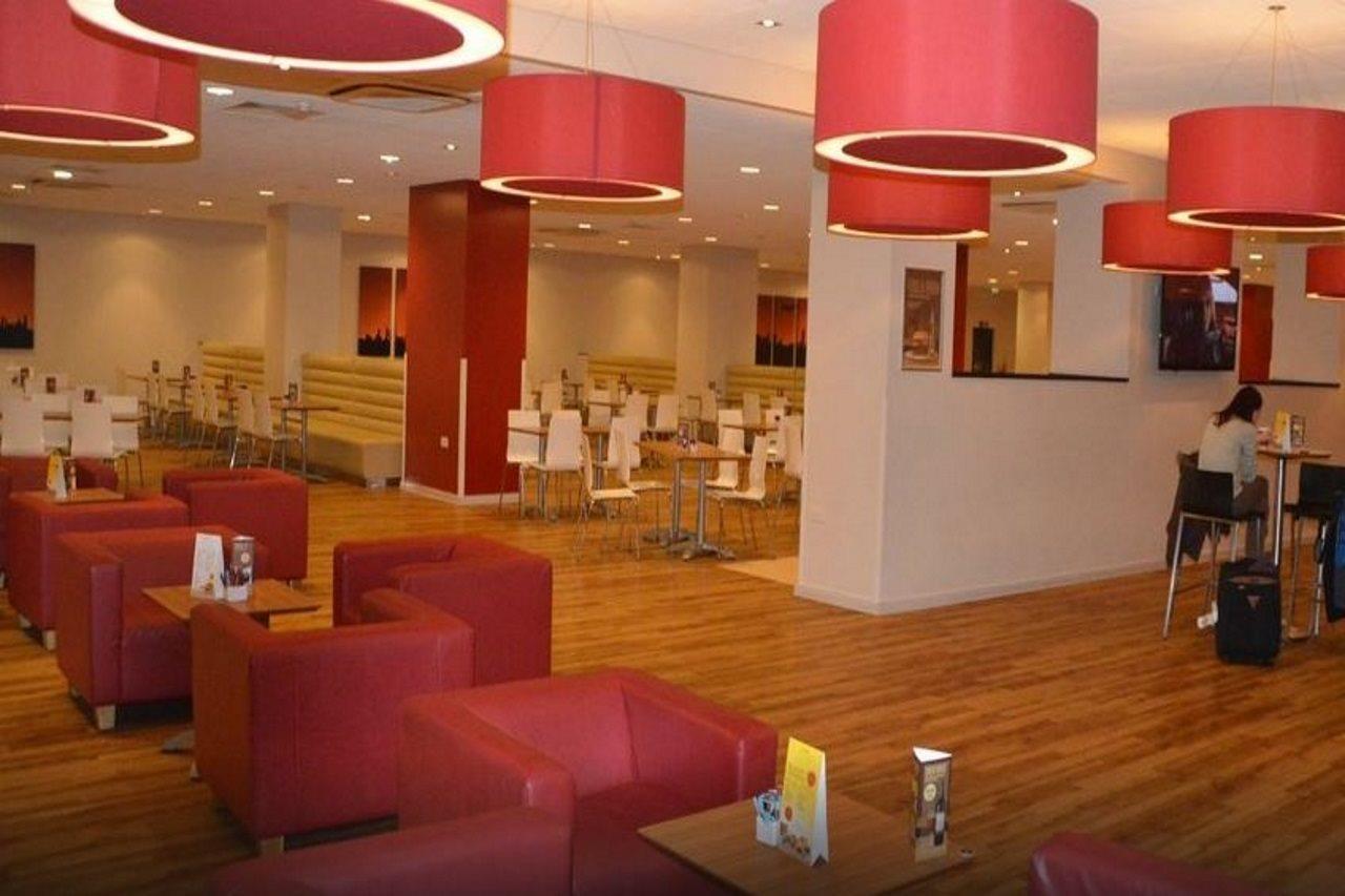 Mercure London Gatwick Airport Horley Exteriör bild