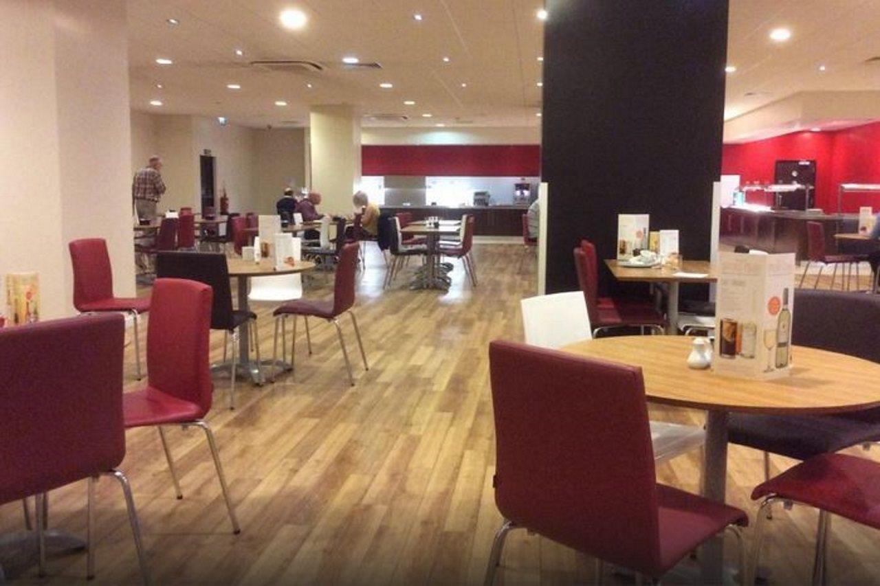 Mercure London Gatwick Airport Horley Exteriör bild