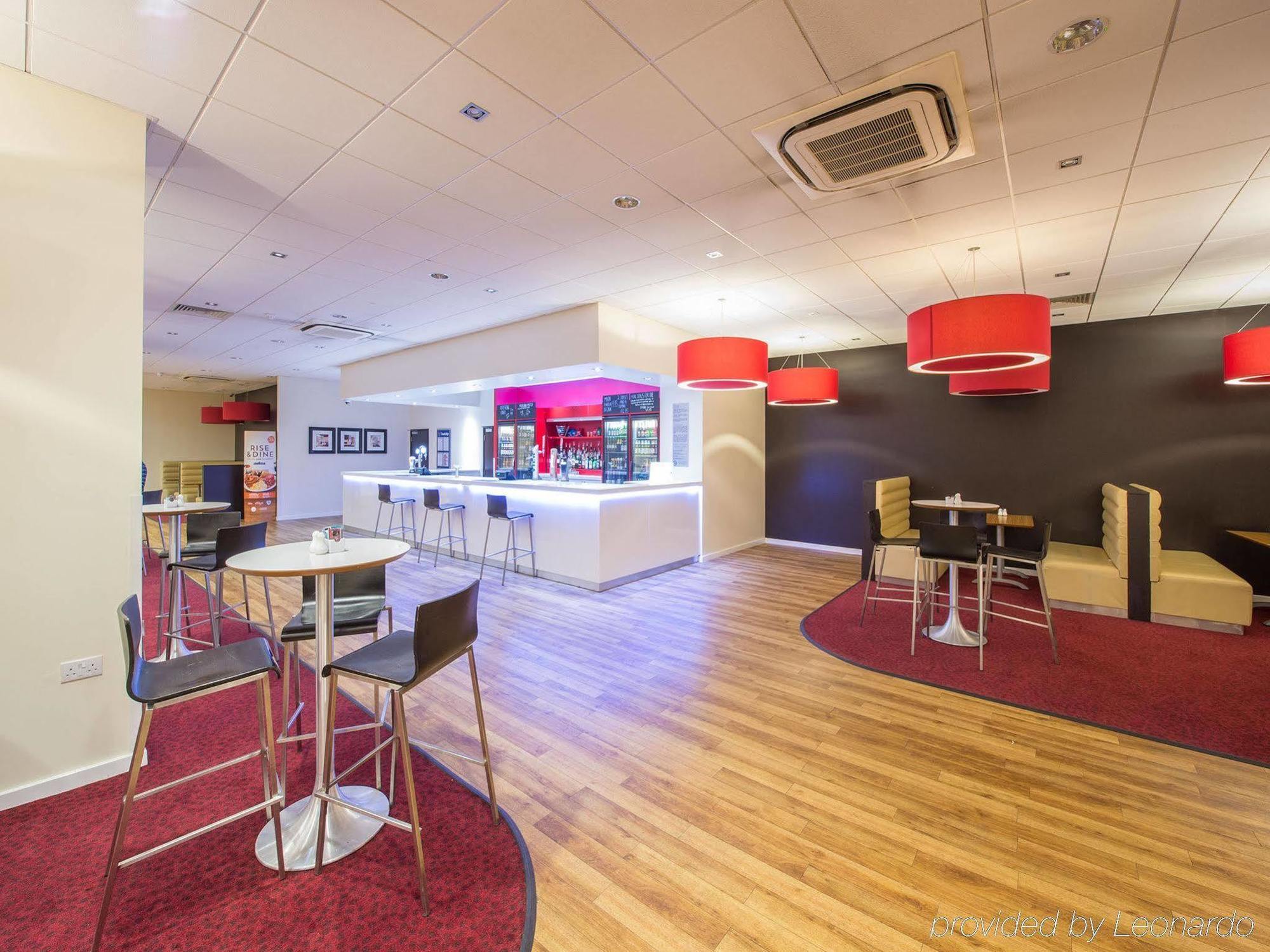 Mercure London Gatwick Airport Horley Exteriör bild