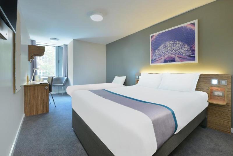 Mercure London Gatwick Airport Horley Exteriör bild